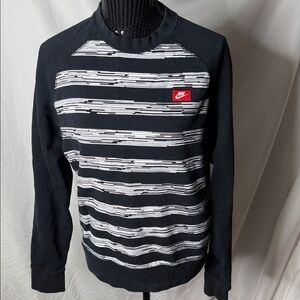 Nike Men's Black and White Striped Crewneck Sweater